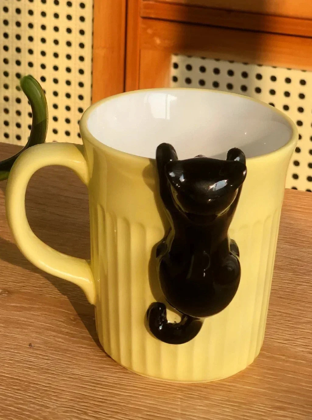 Lovely Cat Mug – Cute Ceramic Coffee Cup with Cat Design for Animal Lovers, Ideal for Hotels, Restaurants, and Offices